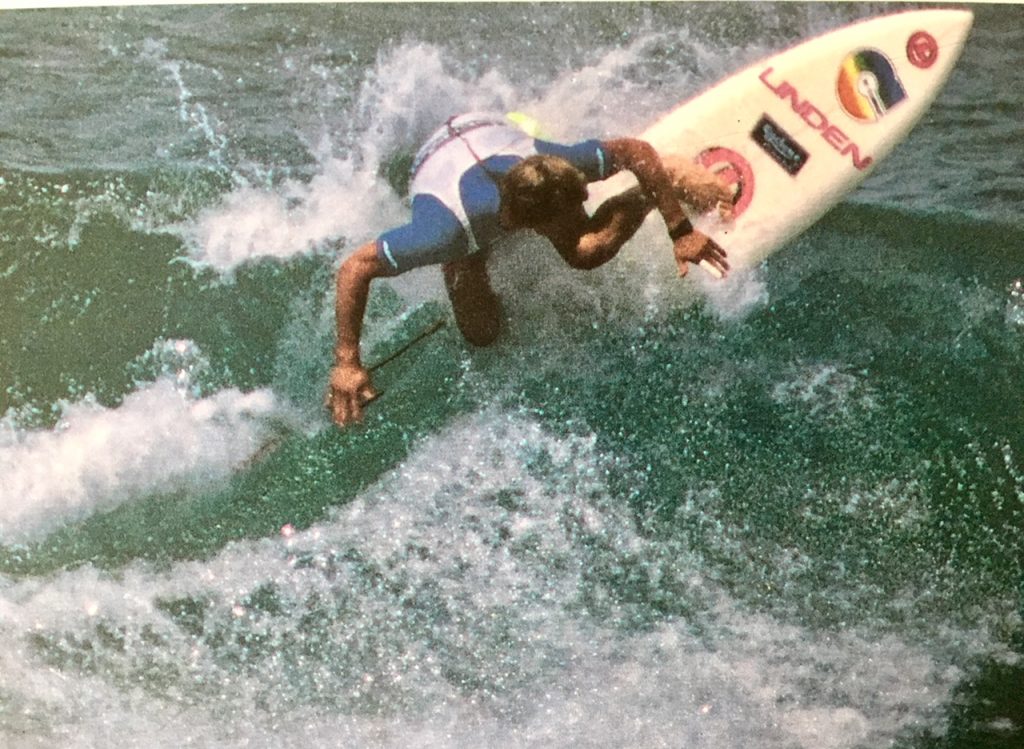 O talentoso e visionário Roberto Valério em ação nas ondas de Cronulla, Austrália, no ano de 1986.