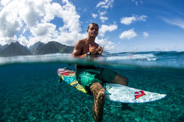 Douglas Silva, Teahupoo, Polinésia Francesa. Foto: Ben Thouard.
