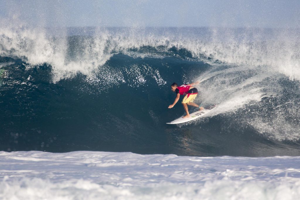 Makua Rothman faz boa estreia no Volcom Pipe Pro.