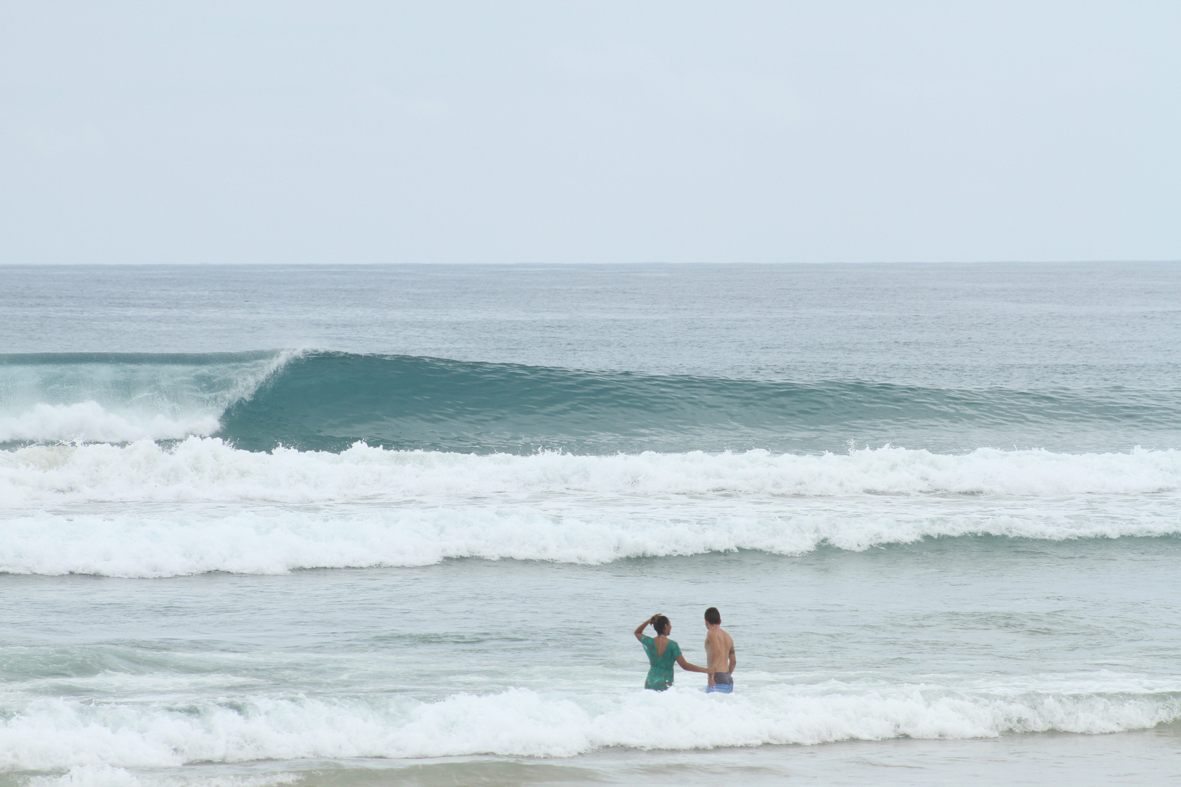 Praia do Futuro recebe clínica de surfe adaptado neste final de semana.