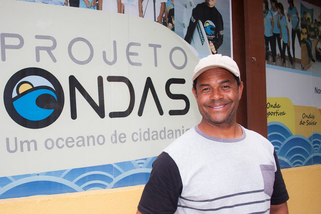 Bicampeão brasileiro, Jojó de Olivença é o criador e diretor do Projeto Ondas.