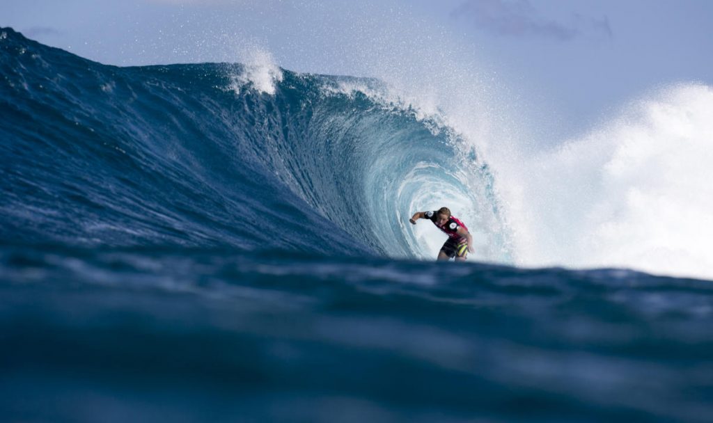 Finn McGill arranca nota 10 no segundo dia do Volcom Pipe Pro.