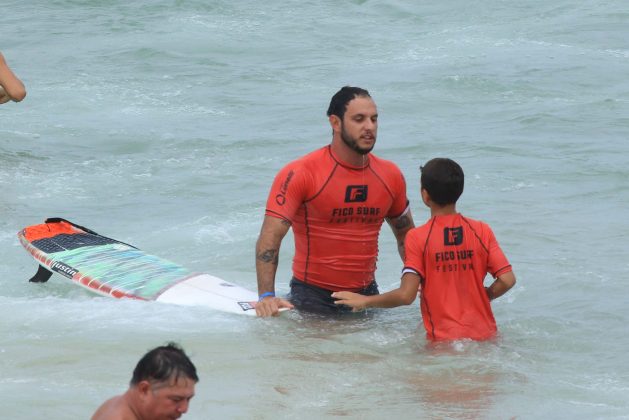 Felipe e Davi Glazer, Fico Surf Festival 2018, praia do Tombo, Guarujá (SP). Foto: Silvia Winik.