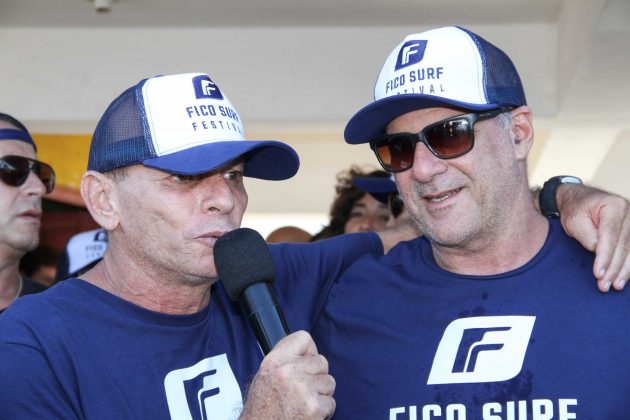 Raphael Fico Levy e Alfio Lagnado, Fico Surf Festival 2018, praia do Tombo, Guarujá (SP). Foto: Silvia Winik.