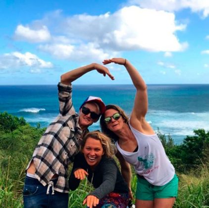 Keala Kennelly, Raquel Heckert e Bianca Valenti, Jaws, Maui, Havaí. Foto: Arquivo pessoal.
