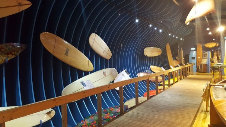 Museu é um verdadeiro passeio pela história do surfe e das pranchas na Austrália. Foto: Reprodução.