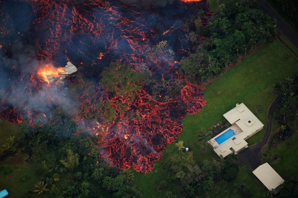 Bairro de Leilani Estates é o mais afetado pela erupção do vulcão Kilauea.