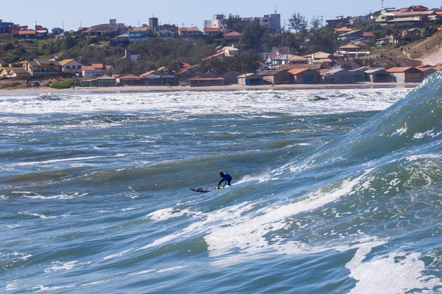 Paulo Moura, Mormaii Big Wave 2018, praia do Cardoso, Farol de Santa Marta (SC). Foto: Sebastian Rojas.