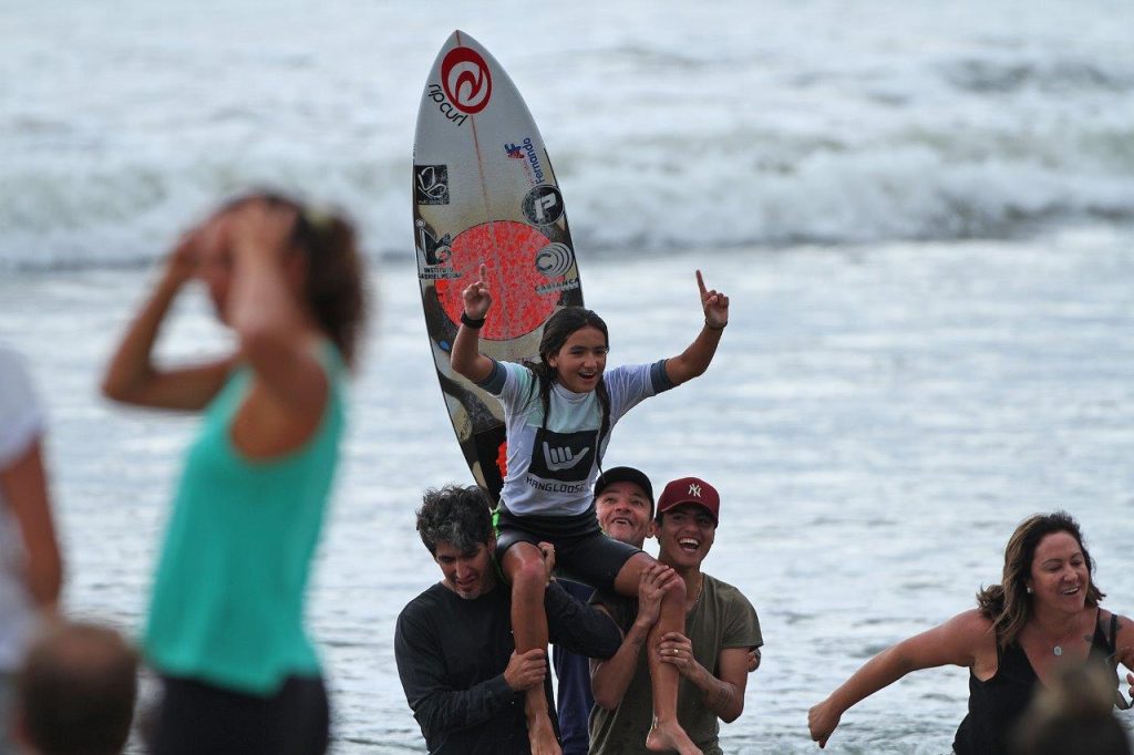Sophia Medina fatura etapa de abertura do Hang Loose Surf Attack.