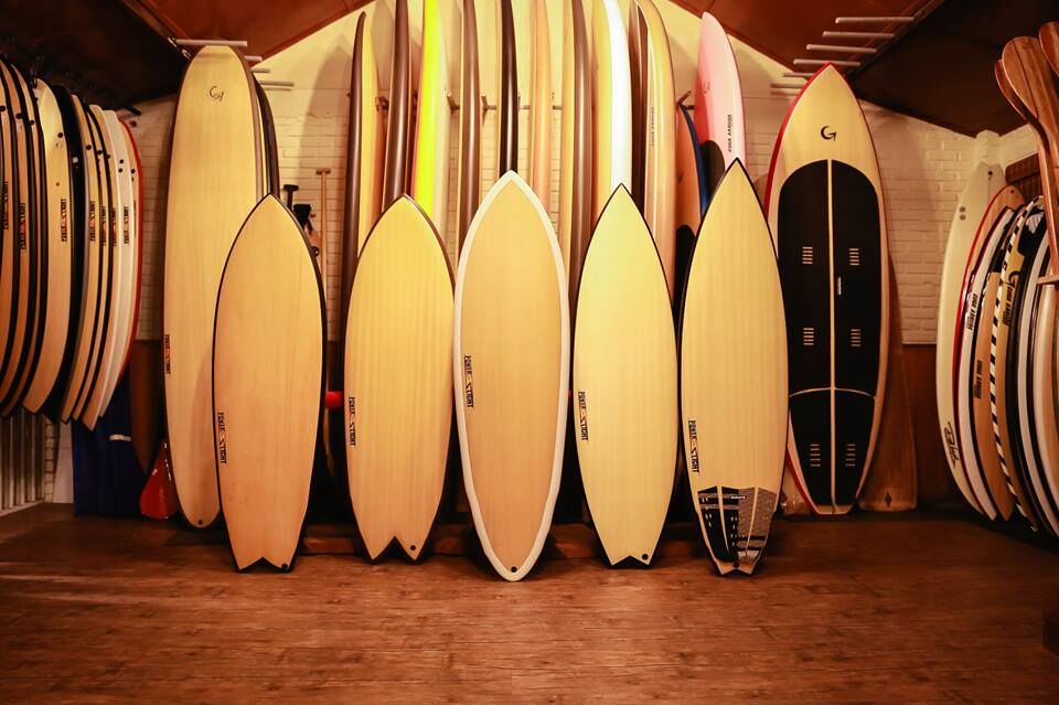 Powerlight Surfboards, alguns modelos Guga Arruda.