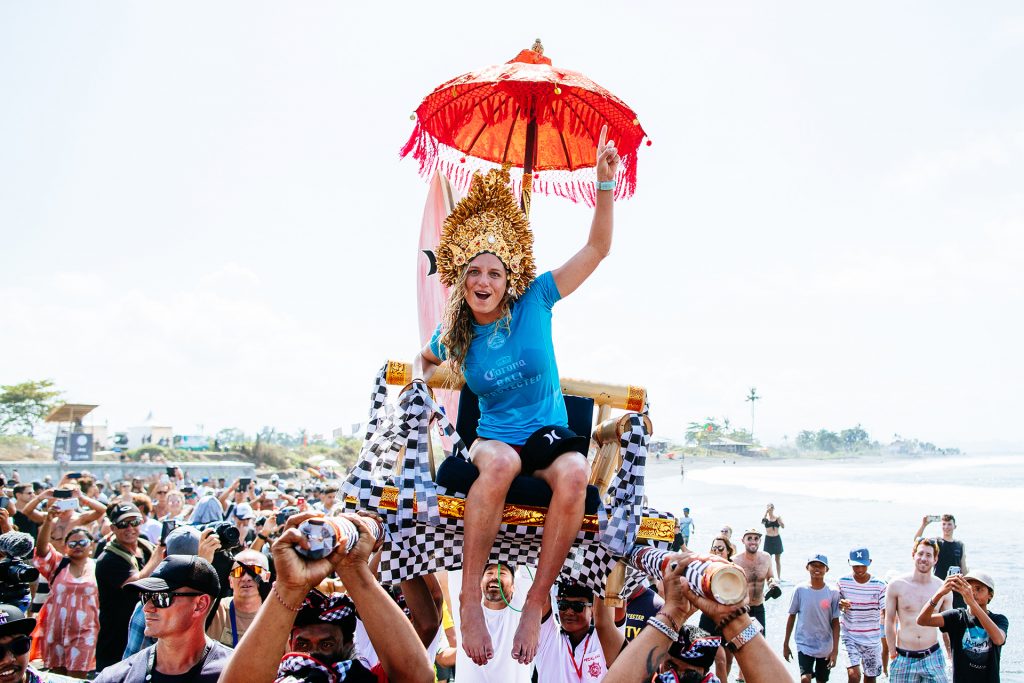 Lakey Peterson vence o Bali Protected 2018 Women’s em Keramas, Indonésia.