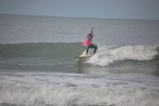 Nohane Miller, Surf Coach Feminino, Praia Grande, Ilha do Mel (PR). Foto: Fernanda Carollo / @fercarollo.