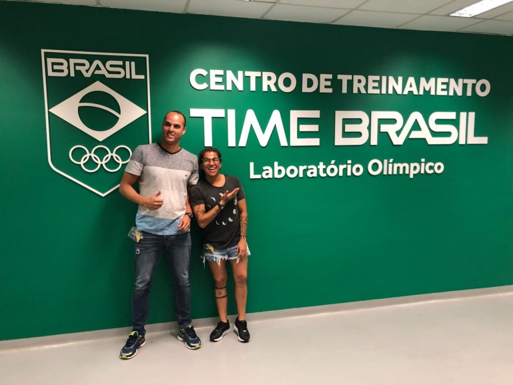 Silvana Lima e o seu preparador físico Thiago Gomes Alves em visita ao laboratório olímpico no Rio de Janeiro (RJ).