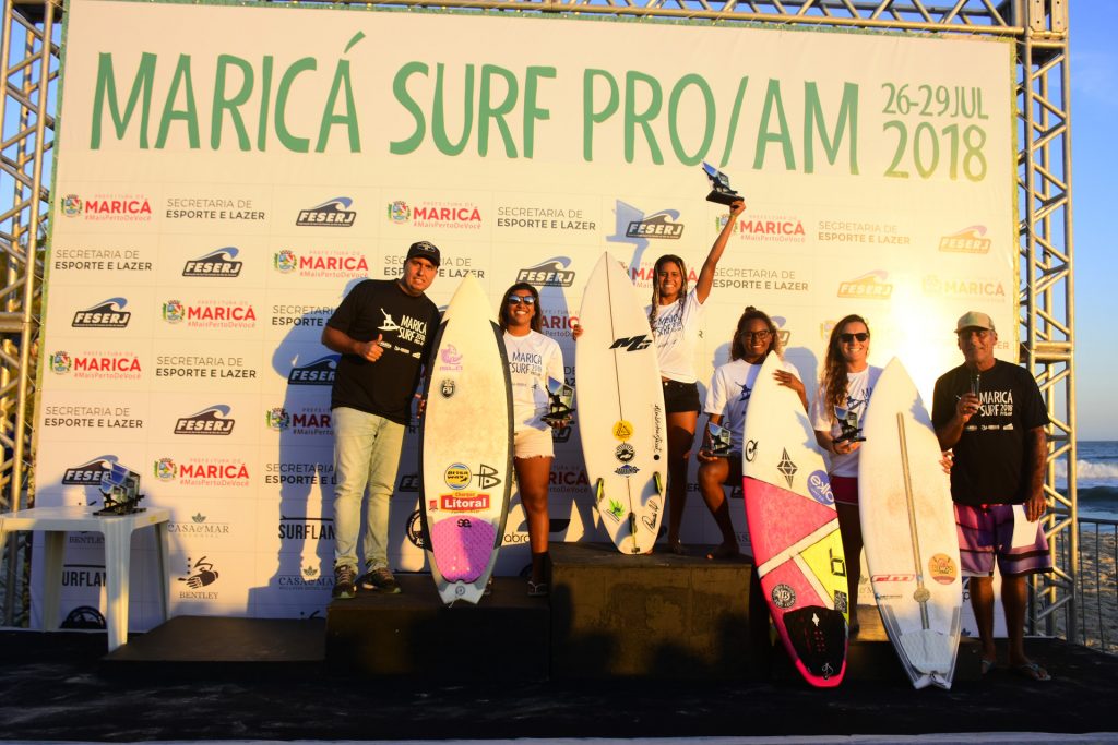 Pódio da categoria feminina em Maricá.