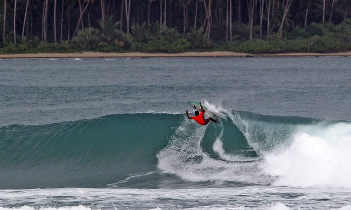 Dede Suryana, Nias Pro 2018, Indonésia. Foto: Tim Hain.
