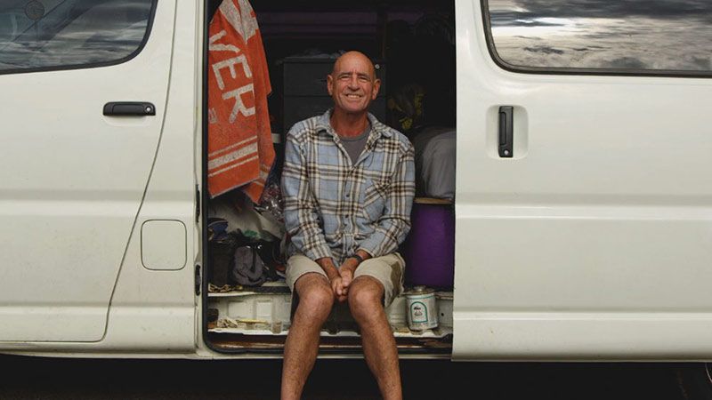 Carismático L.A. Bob, que vivia em uma van, falece de forma trágica no norte de Sydney.