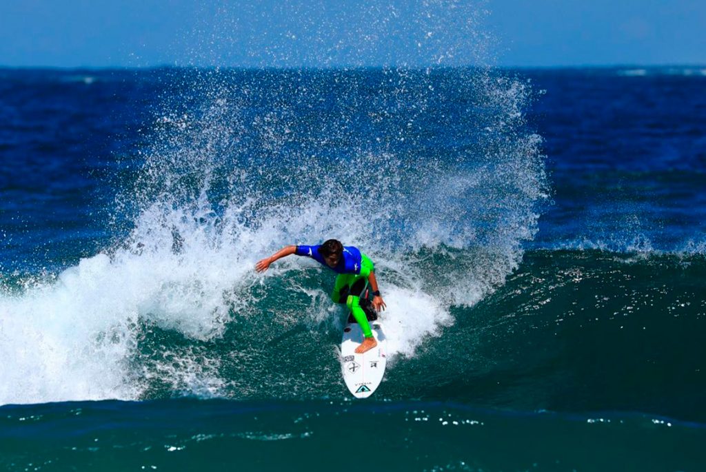 Daniel Adisaka é um dos grandes destaques do Hang Loose Surf Attack.
