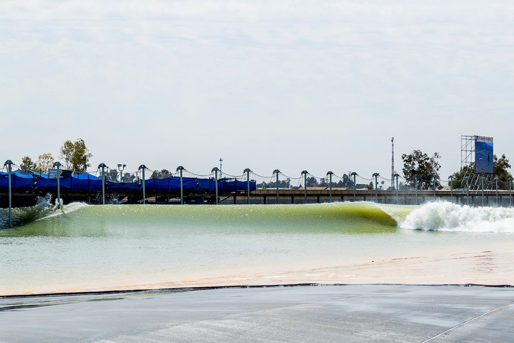 Máquina de ondas já está ligada em Lemoore, Califórnia (EUA).