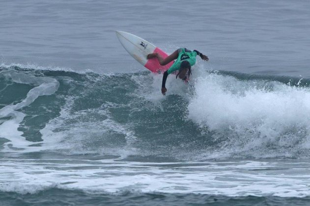 Julia Duarte, Hang Loose Surf Attack 2018, praia do Tombo, Guarujá (SP). Foto: Munir El Hage.