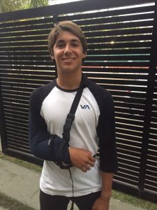Vitor Ferreira sofre acidente no Grumari e é dúvida para disputar o Pro Junior em Talara, Peru.