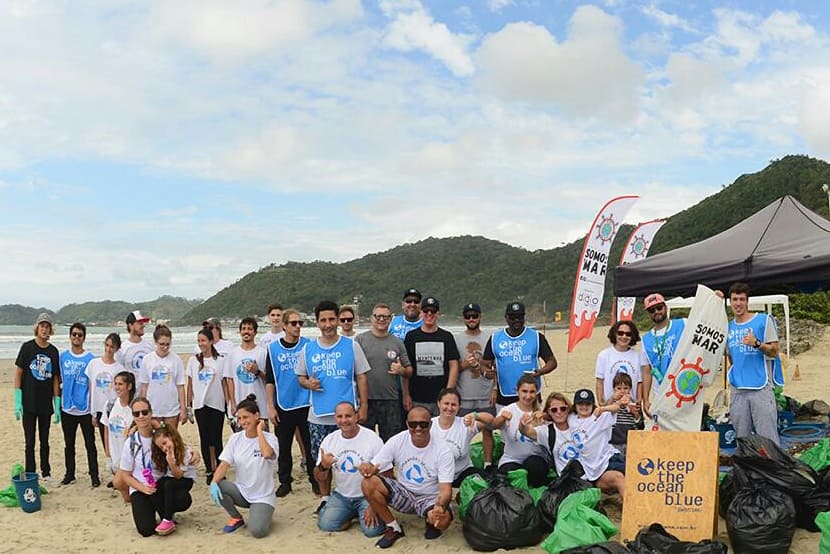Mais de 80 voluntários participam de ação de limpeza em Itajaí (SC)