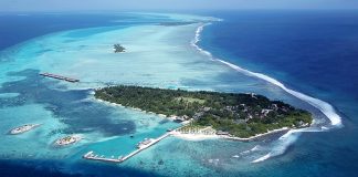 Yoga e ondas nas Maldivas