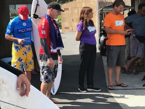Dave Macaulay esperando ser premiado, Mundial Master 2018, Açores, Portugal. Foto: Arquivo pessoal Fabio Gouveia.