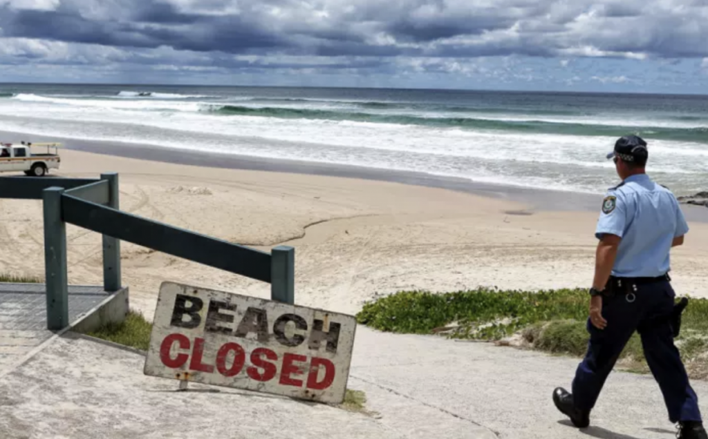 Surfista de 43 anos é atacado por tubarão em Ballina, Austrália.