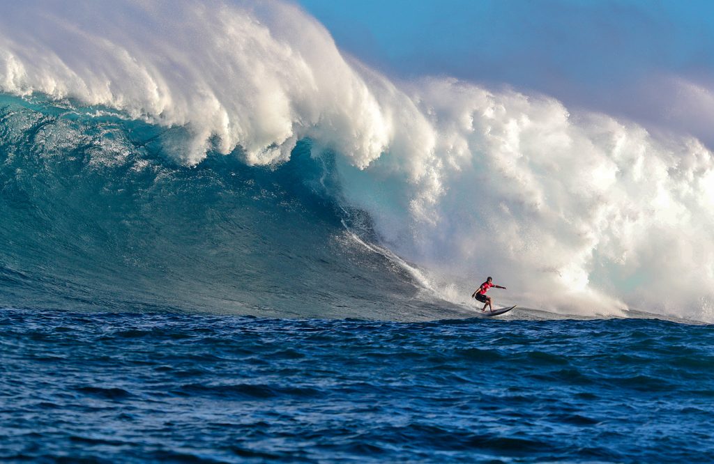 Lucas Chumbo é o único surfista de fora do Havaí na final do cbdMD Jaws Big Wave Championships.