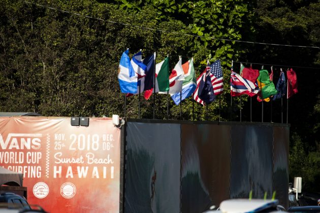 Bandeiras, Vans World Cup 2018, Sunset, North Shore de Oahu, Havaí. Foto: WSL / Heff.