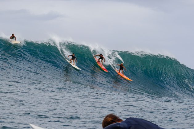 Caio Costa, Luan Hanada e Daniel Adisaka, Waimea, North Shore de Oahu, Havaí. Foto: Sebastian Rojas.