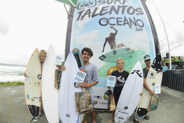 Pódio Mirim, Surf Talentos 2019, Prainha, São Francisco do Sul (SC). Foto: Marcio David.