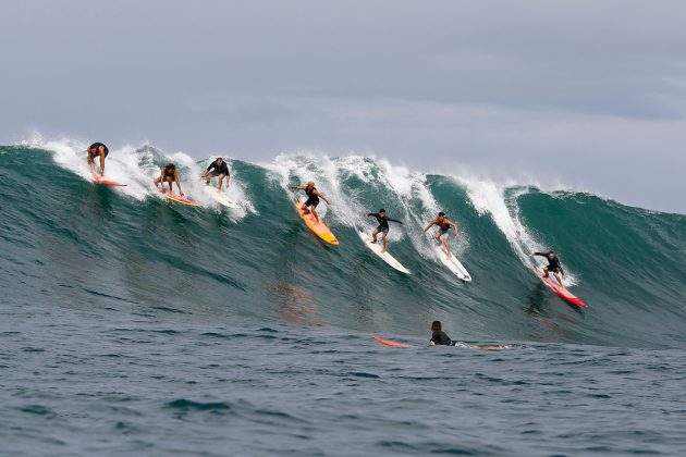 Luan Hanada, Daniel Adisaka, Caio Costa e João Soffiatti, Waimea, North Shore de Oahu, Havaí. Foto: Sebastian Rojas.