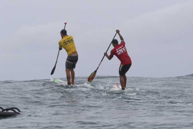 Luiz Diniz e Leco Salazar, Mundial de SUP Wave 2019, Sunset, Havaí. Foto: Sebastian Rojas.