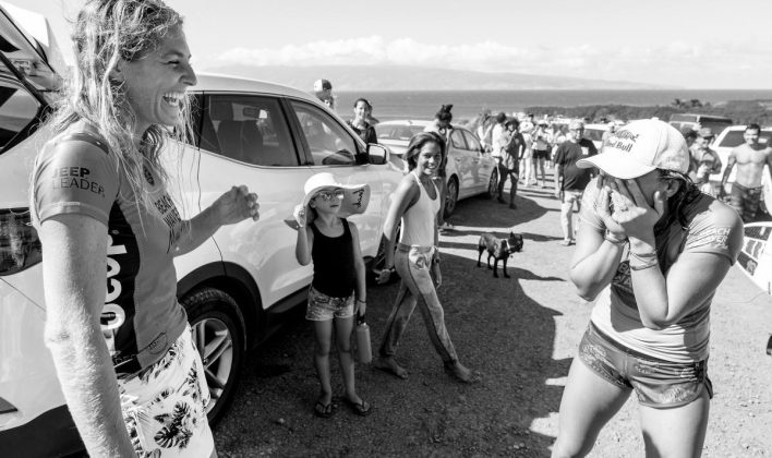 Stephanie Gilmore e Carissa Moore, Beachwaver Pro 2018, Honolua Bay, Maui, Havaí. Foto: WSL / Cestari.