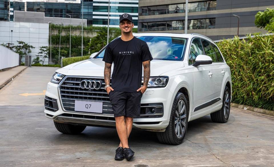 Gabriel Medina renova contrato com a Audi.
