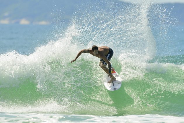 David Cunha, Test Drive SRS Surfboards, Mariscal, Bombinhas (SC). Foto: Marcio David.