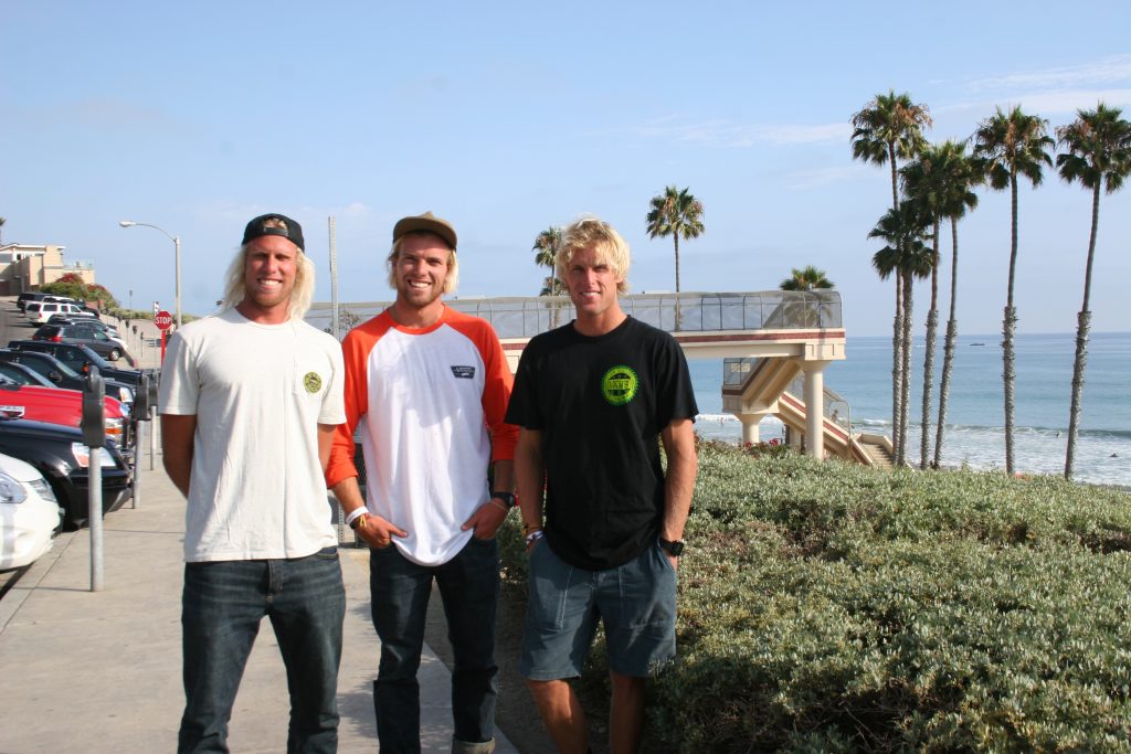 Irmãos Gudauskas incentivam comunidade local de San Clemente através do surfe.