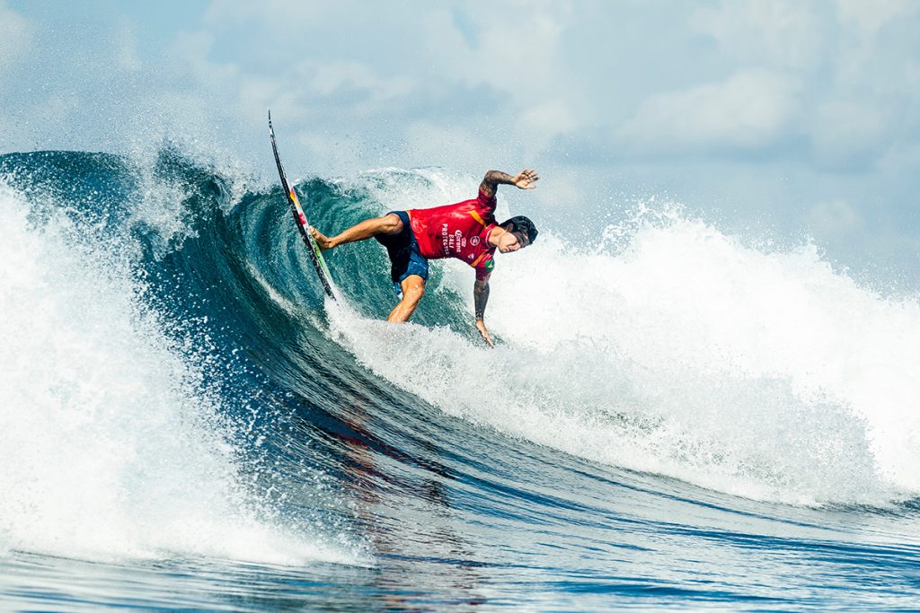 Gabriel Medina é surpreendido por wildcard, mas também avança à terceira fase em Bali.