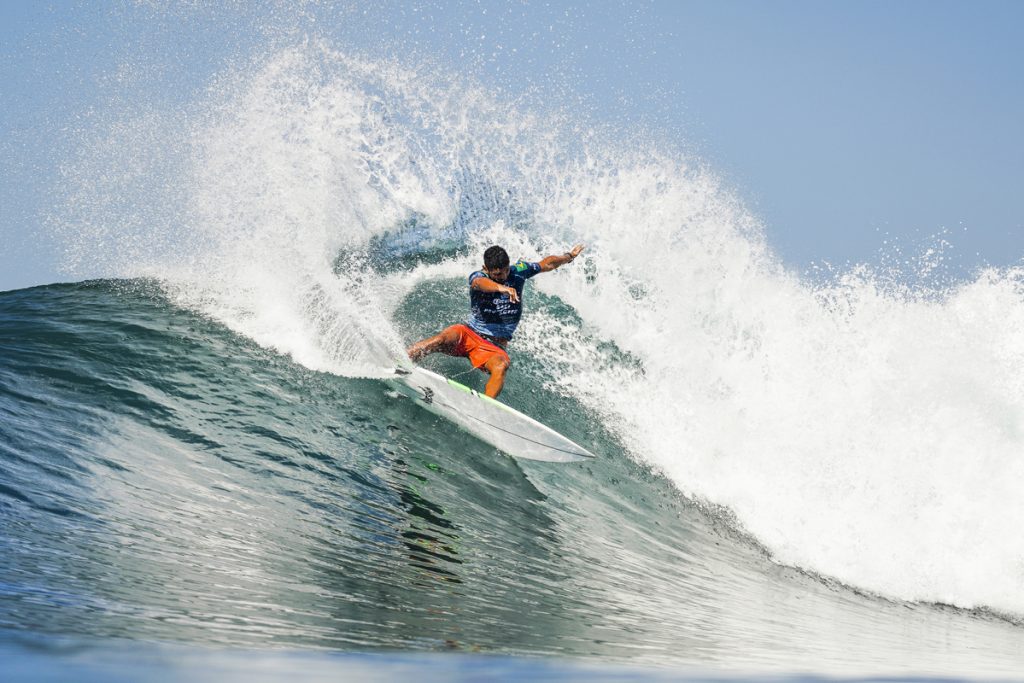 Michael Rodrigues perde duelo para Jeremy Flores na semifinal do Bali Protected.