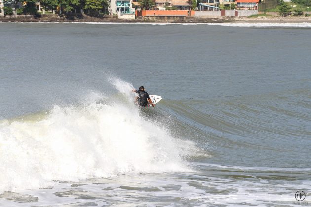 Kailani Rennó, Praia do Atalaia, Santa Catarina. Foto: Ricardo Freitas / SurfMappers.