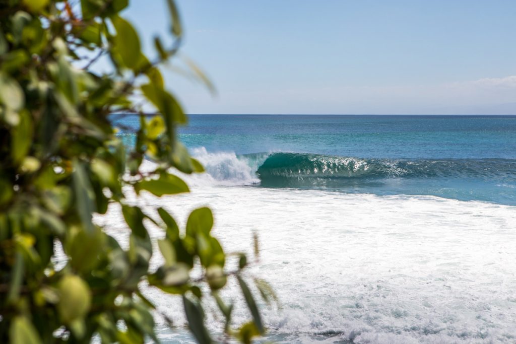 Após polêmica concessão, surfe segue proibido em toda a ilha de Bali.