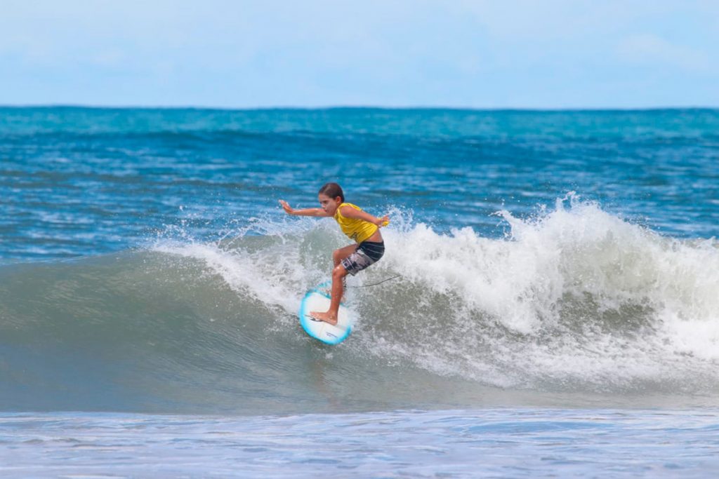 Carlos Zion é uma das promessas do surfe cearense.