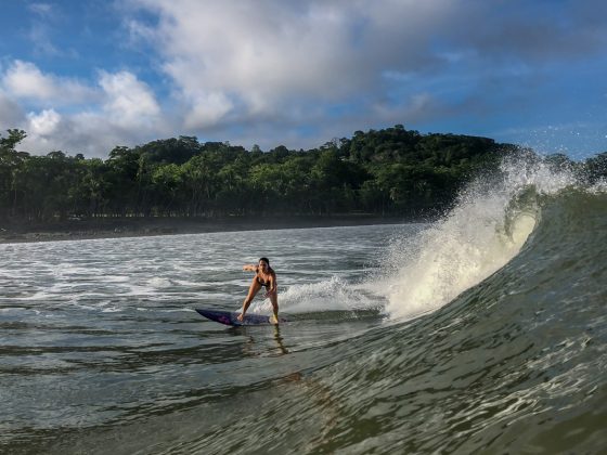 Catherine Mugnaini, Pavones, Costa Rica. Foto: Alex Thompson.