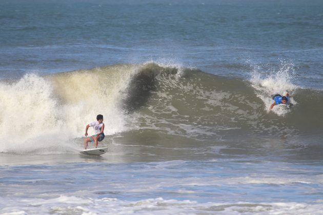 Caue Frazão e Miguel Leal, Maricá Surf Pro / AM 2019, Ponta Negra (RJ). Foto: @surfetv / @carlosmatiasrj.