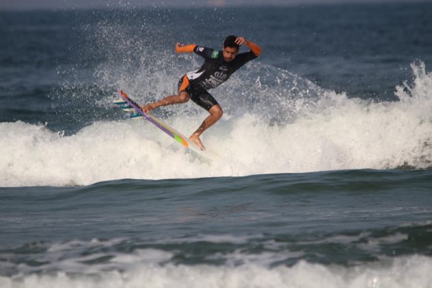 Luciano Brulher, MB Surf Pro 2019, Praia Grande, Ilha do Mel (PR). Foto: Thiara Mandelli.