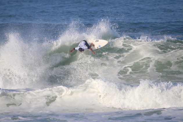 Lyssandro Leandro, Maricá Surf Pro / AM 2019, Ponta Negra (RJ). Foto: @surfetv / @carlosmatiasrj.