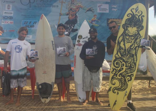 Pódio Surfe Adaptado, OP ASJ Kids and Kings 2019, Joaquina, Florianópolis (SC). Foto: Basilio Ruy/P.P07.