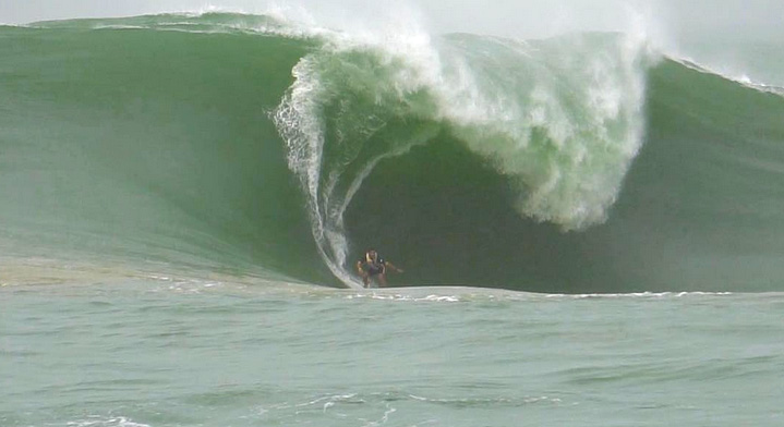 Rodrigo Cardoso não esperava encontrar ondas tão grandes no quintal de casa.