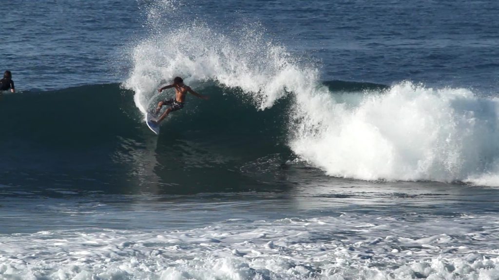 Renan Rodrigues coloca as rasgadas em dia durante temporada em Bali.